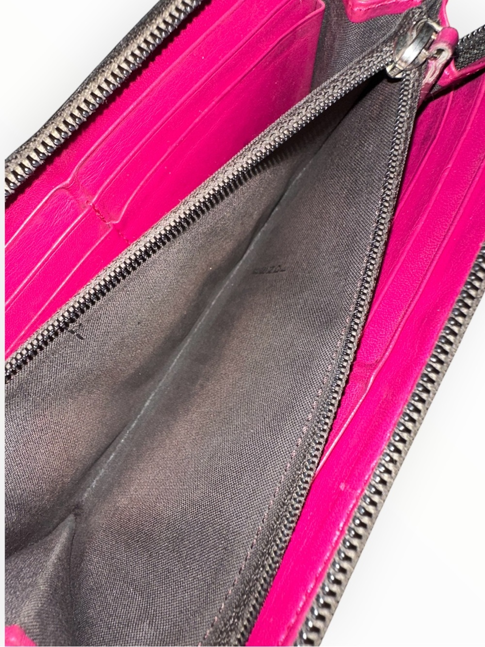 FENDI Zip Around Wallet Multicolor Rainbow FF Logo Zucca Canvas Pink Interior - Picture 4 of 10
